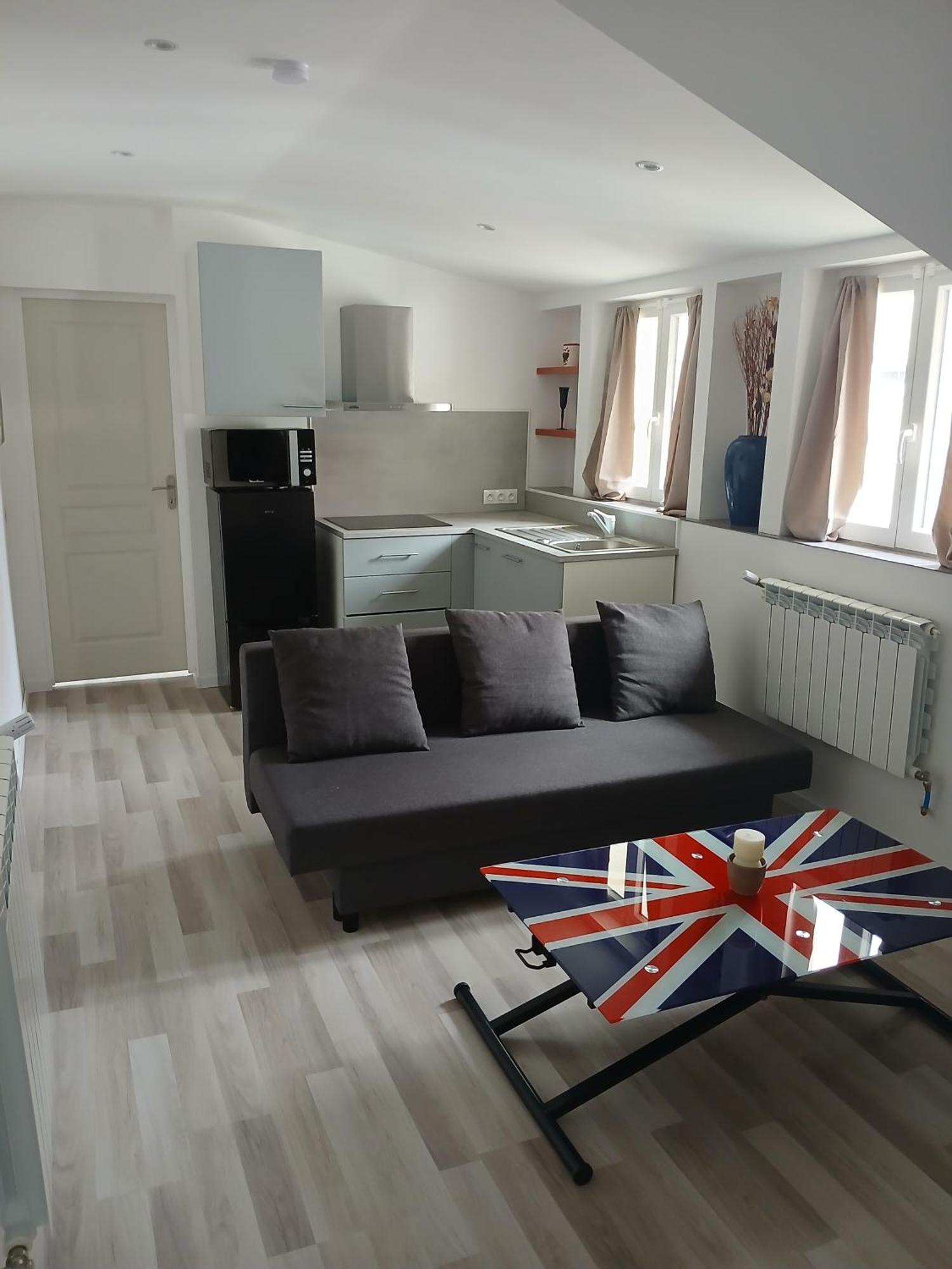 Confortable 3 Pieces Apartment *